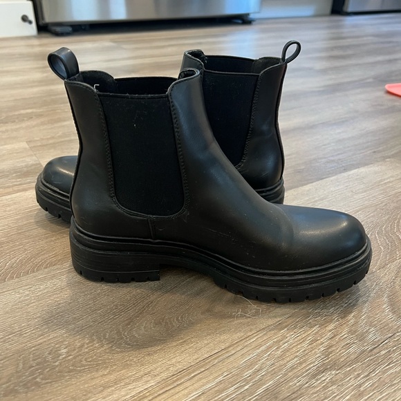 Steve Madden boots - Picture 2 of 6